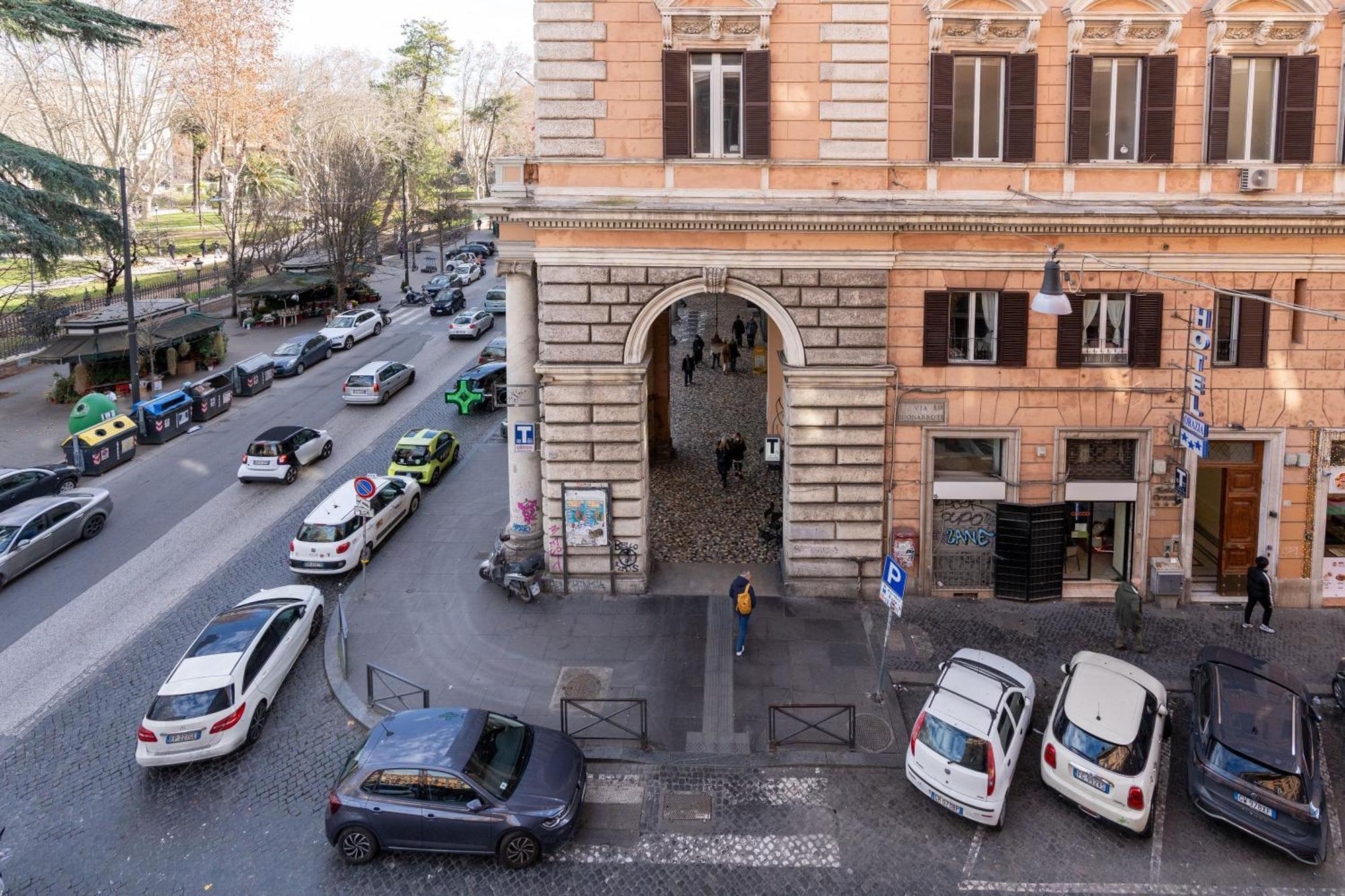 Leone D'Oro Guesthouse - Close To Piazza Vittorio Rome Extérieur photo