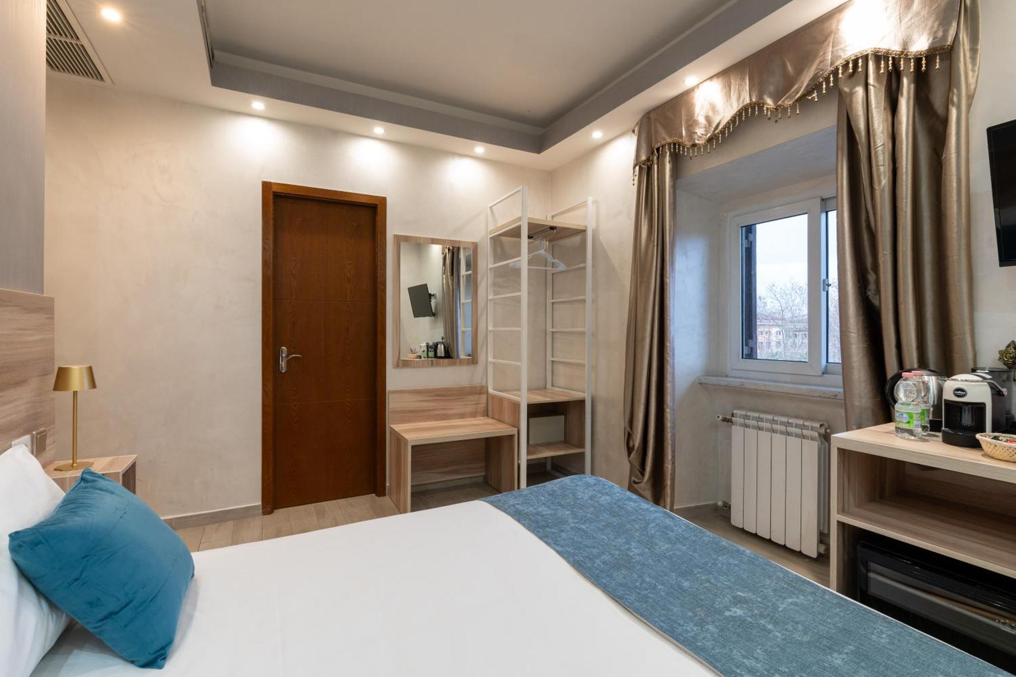Leone D'Oro Guesthouse - Close To Piazza Vittorio Rome Extérieur photo