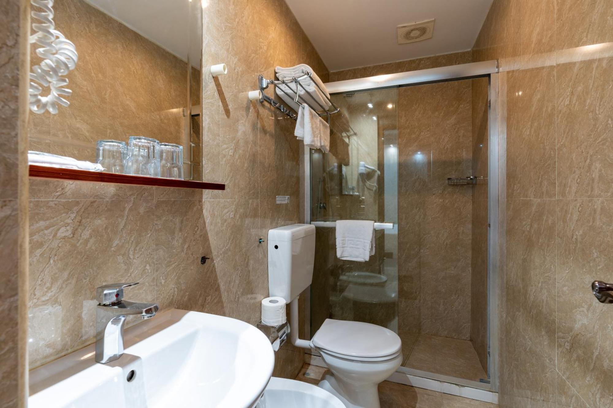 Leone D'Oro Guesthouse - Close To Piazza Vittorio Rome Extérieur photo